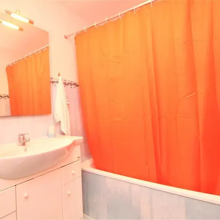 Apartment With Very Big Garden Near Beach *